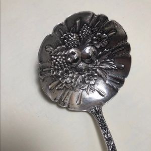 🍇🍓🍒Antique Sterling Silver Berry Serving Spoon